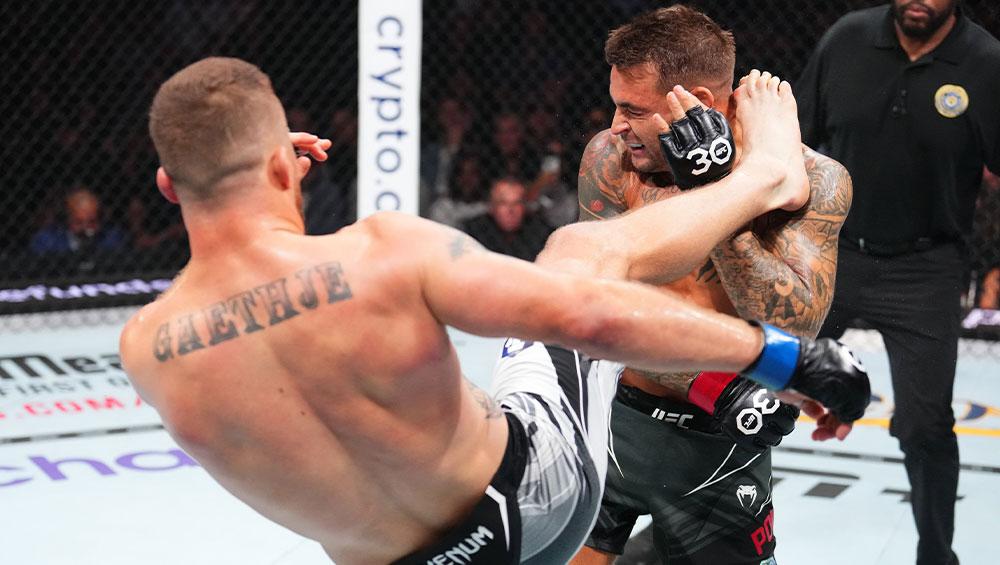 Justin Gaethje touche Dustin Poirier avec un magnifique coup de pied à la tête | UFC 291