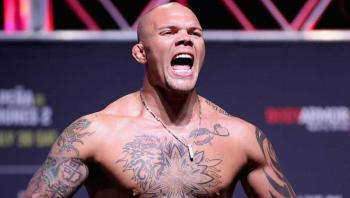 Anthony Smith est “offensé” par le callout de Vitor Petrino | UFC 301