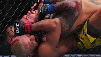 Deiveson Figueiredo domine Cody Garbrandt par soumission | UFC 300