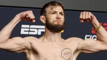 Jonathan Pearce : Un combattant acharné prêt à enfoncer la porte du Top 15 des poids plumes | UFC on ESPN 55
