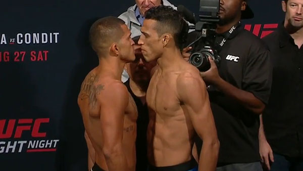 Anthony Pettis contre Charles Oliveira