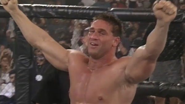 Victoire de Ken Shamrock contre Kimo Leopoldo