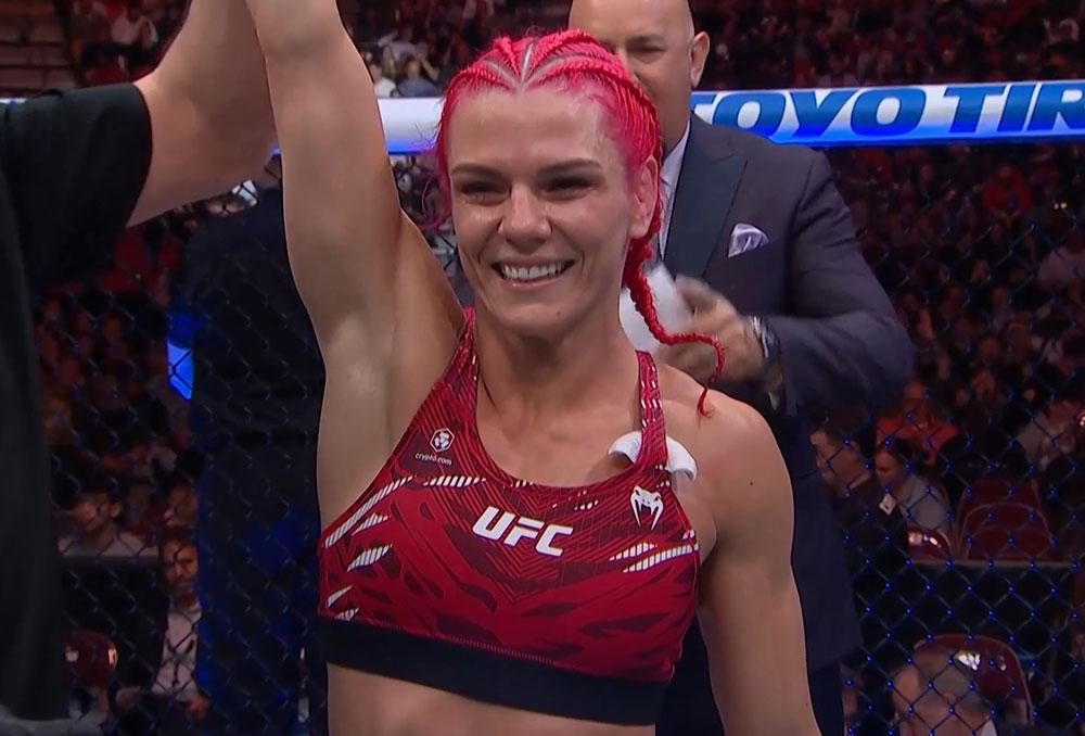 Performance magistrale de Gillian Robertson qui stoppe Marina Rodriguez par TKO  | Des Moines