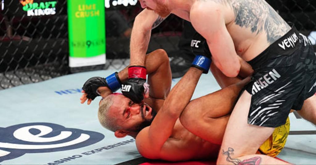 Cory Sandhagen bat Deiveson Figueiredo par TKO et se replace dans la course au titre des poids coqs | Des Moines