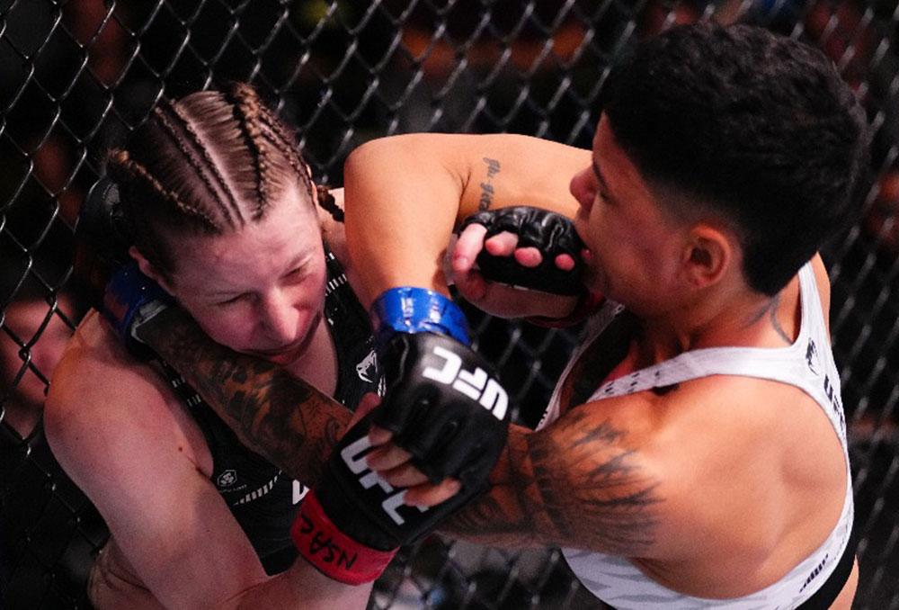 Denise Gomes s’impose par TKO contre Elise Reed et signe une troisième victoire consécutive dans la catégorie des poids pailles | Las Vegas