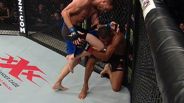 UFC 207 - Alex Oliveira contre Tim Means