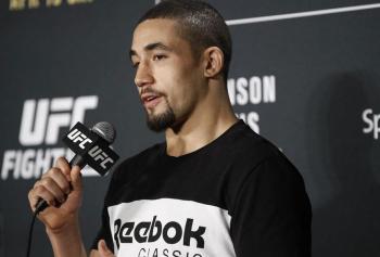 Robert Whittaker réagit à l’attente interminable autour de Jon Jones : “C’est devenu ridicule, on est tous fatigués”