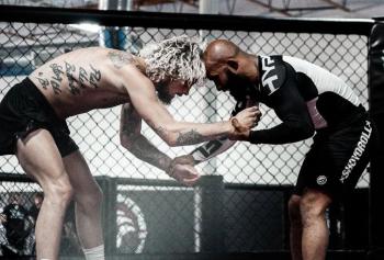 Sean O'Malley se prépare pour l’UFC 316 avec l’aide du légendaire Demetrious Johnson