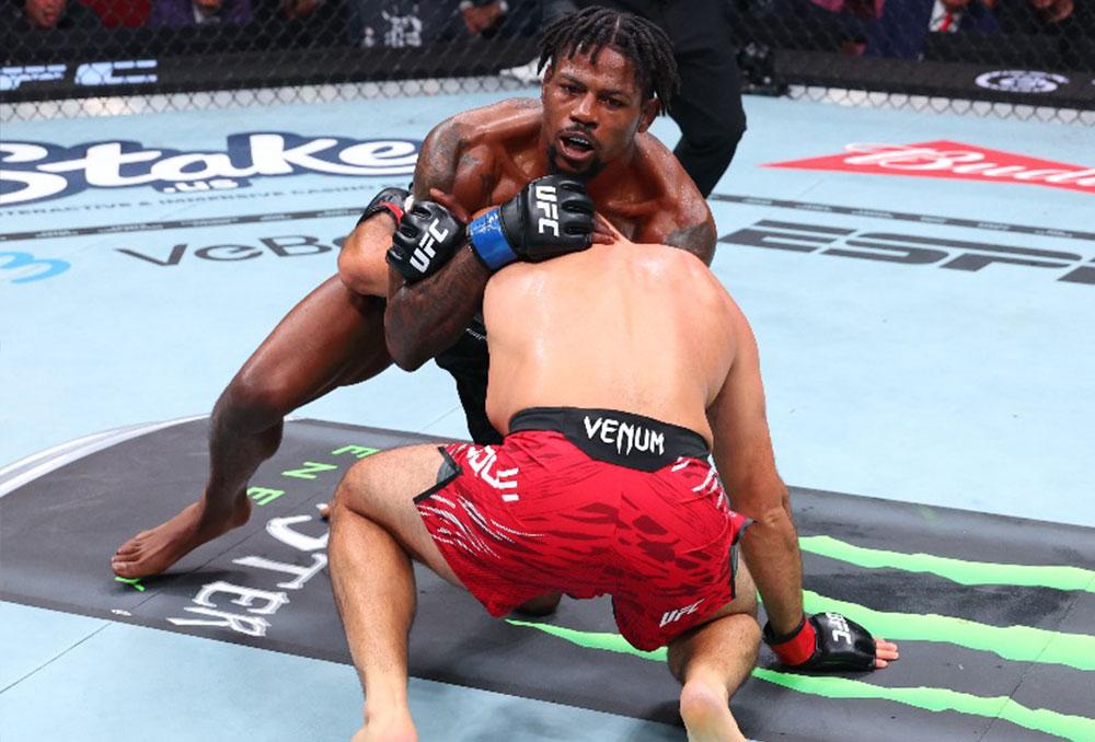 UFC 316 - Kevin Holland bat Vicente Luque par soumission au 2e round | Newark
