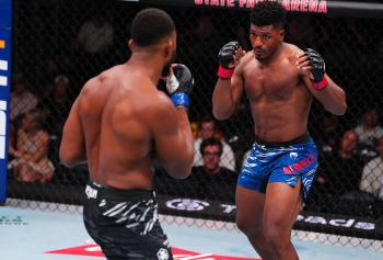 Oumar Sy s'incline pour la première fois face à Alonzo Menifield dans un affrontement sans éclats à l’UFC Atlanta | UFC on ESPN 69