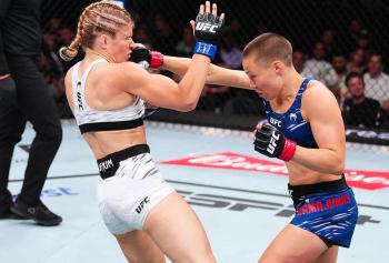 Malgré une grave blessure au genou, Miranda Maverick est allée au terme du combat face à Rose Namajunas à Atlanta | UFC on ESPN 69