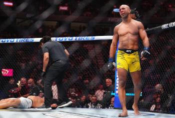 Gregory Rodrigues terrasse Jack Hermansson par KO au 1er round et termine les préliminaires de l’UFC 317 en beauté | Las Vegas