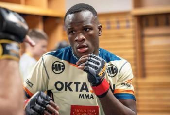 Losene Keita, double champion de l'OKTAGON, affirme vouloir sa chance à l'UFC pour revitaliser la catégorie des poids plumes