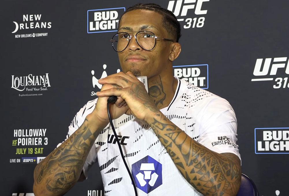 Après sa victoire éclatante, la star de l'UFC Vinicius Oliveira dévoile son nouveau single de rap intitulé “Fenomenal” | UFC 318