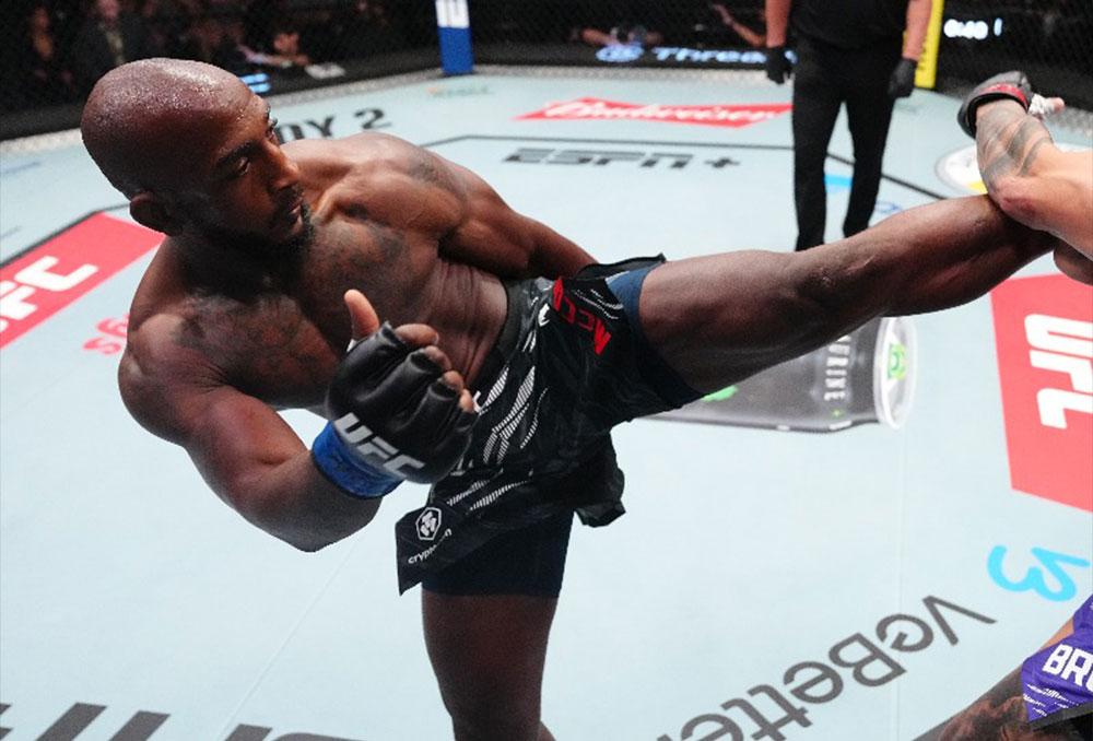 Eric McConico décroche une victoire controversée par décision partagée face à Cody Brundage à l'UFC on ESPN 72