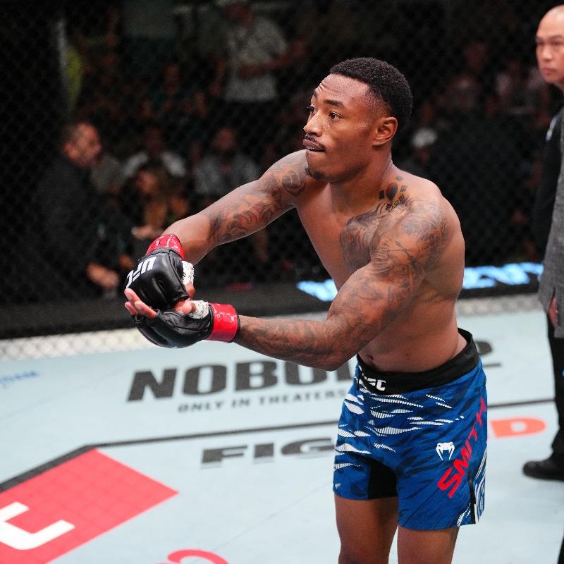 Elijah Smith inflige un KO d'une violence inouïe à Toshiomi Kazama lors de l'UFC on ESPN 72