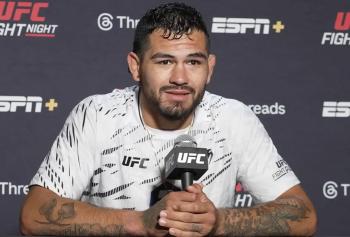 Anthony Hernandez après sa victoire : “Je savais que j'allais le dominer, c'était exactement ce que je vous avais annoncé” | UFC on ESPN 72