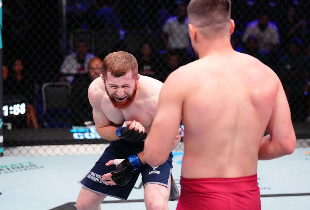 Baisangur Susurkaev signe le premier TKO de la saison du Contender Series avec un coup de pied frontal dévastateur | DWCS 77
