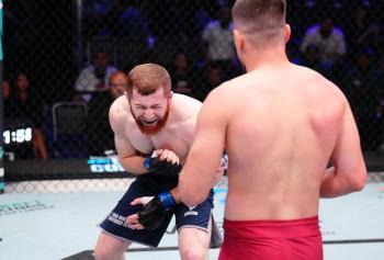 Baisangur Susurkaev signe le premier TKO de la saison du Contender Series avec un coup de pied frontal dévastateur | DWCS 77