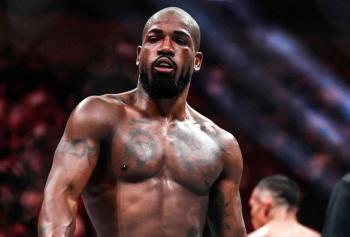 Bobby Green, gravement blessé et incapable de marcher, se retire de son combat à l'UFC 319