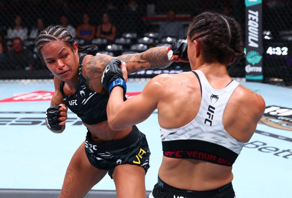 Une victoire âprement disputée pour Karine Silva qui s'impose face à Dione Barbosa à l'issue d'un combat équilibré | UFC 319