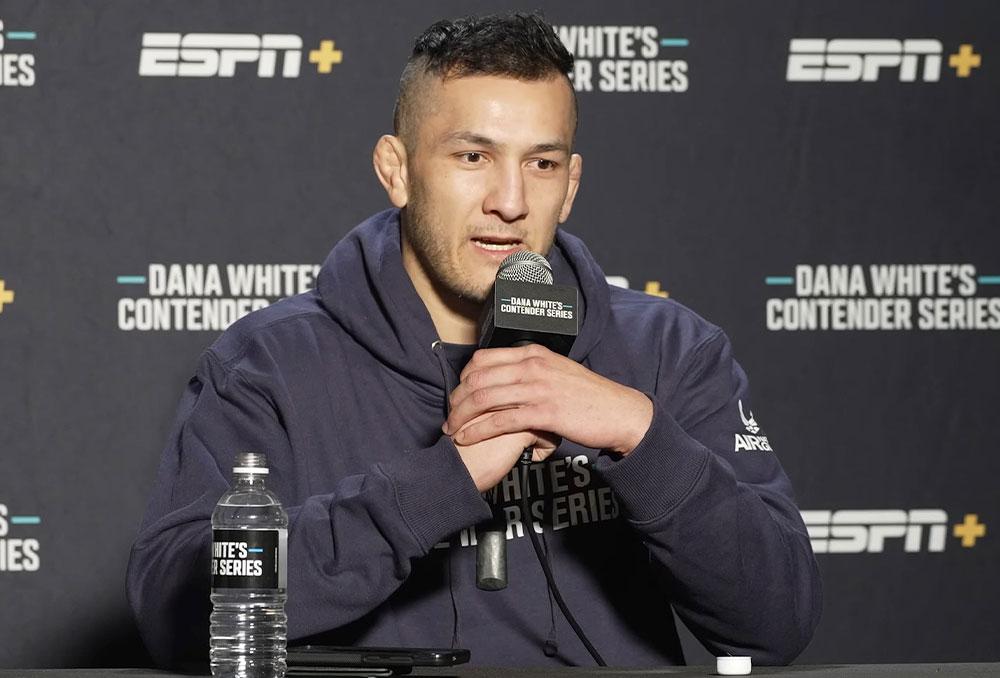Coup double pour Cam Rowston : il signe avec l'UFC et s'assure dans la foulée une place pour combattre sur la carte de Perth | DWCS 78