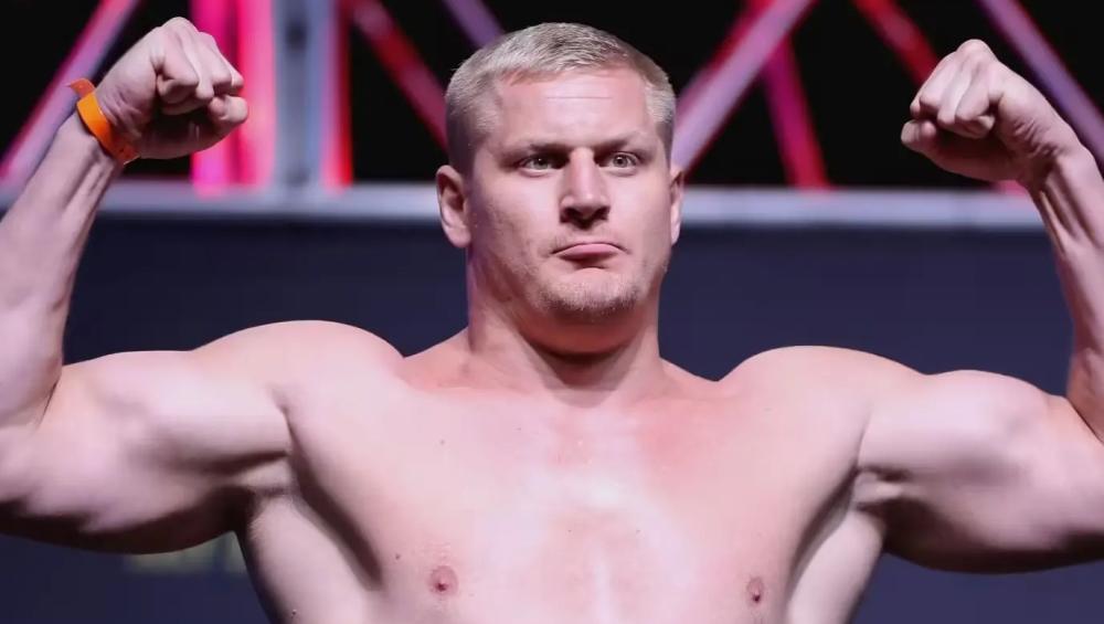 Analyse du choc poids lourds à l'UFC Shanghai : la puissance de Sergei Pavlovich face à la durabilité de Waldo Cortes-Acosta