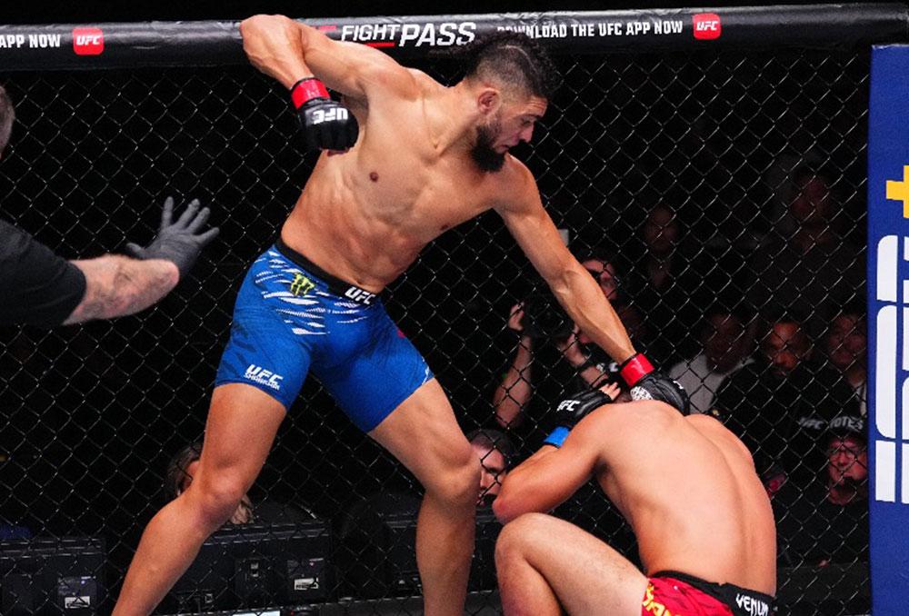 Johnny Walker s'impose par TKO face à Zhang Mingyang et gâche la fête du combattant chinois à Shanghai