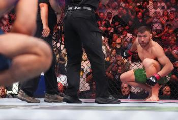 Dricus du Plessis sort de son silence après sa lourde défaite et la perte de son titre de champion à l'UFC