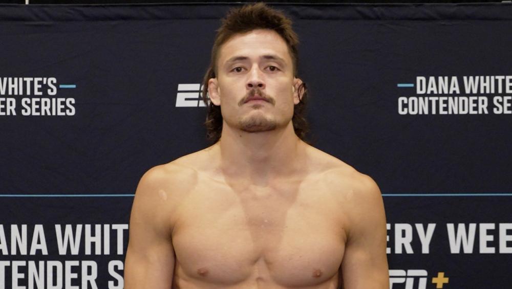Theo Haig affronte l'expérimenté Cezary Oleksiejczuk dans un combat décisif pour un contrat à l'UFC | DWCS 80