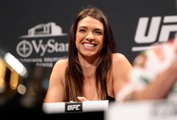 Mackenzie Dern apprend sur Instagram qu'elle combattra pour le titre incontesté des poids pailles de l'UFC