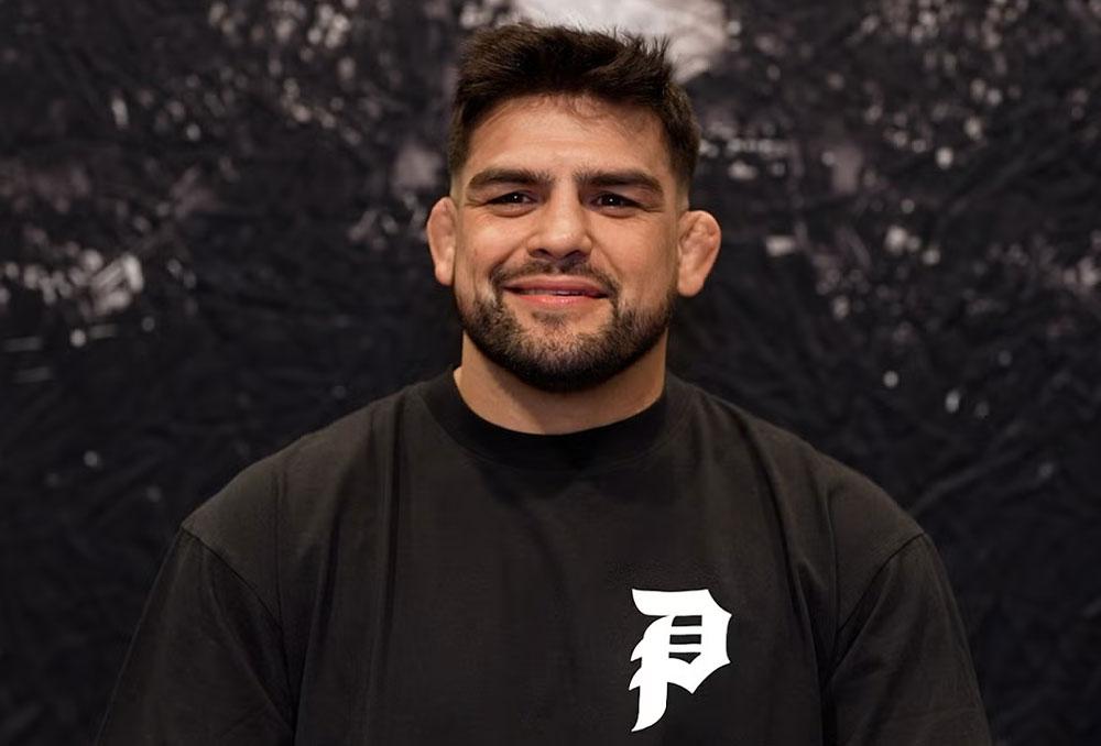 Kelvin Gastelum aborde la Noche UFC avec une préparation express qu'il a finalement appréciée | San Antonio