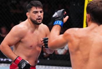 Kelvin Gastelum bat Dustin Stoltzfus par décision unanime au terme d'un combat très disputé | Noche UFC