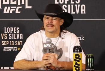Diego Lopes revient sur le geste antisportif de son adversaire : “Je ne comprends pas pourquoi il a fait ça” | Noche UFC