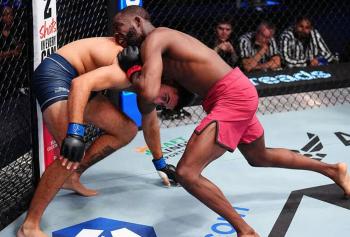 Tommy Gantt terrasse Adam Livingston avec une guillotine fatale dès le premier round | DWCS 82