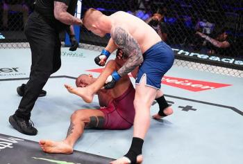 Le Polonais Iwo Baraniewski pulvérise le champion du monde de JJB et reste invaincu après une performance éclair | DWCS 82