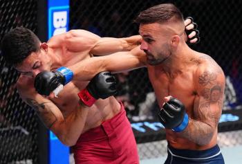 Le combattant espagnol Hecher Sosa s'offre une onzième victoire consécutive en dominant Mackson Lee | DWCS 82