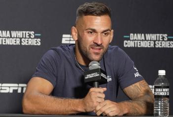 Hecher Sosa décroche un contrat à l'UFC en surmontant le décès de son père quelques jours avant son combat | DWCS 82