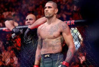 Alex Pereira traite Magomed Ankalaev de “piètre champion” et de lâche après un incident survenu récemment à Las Vegas