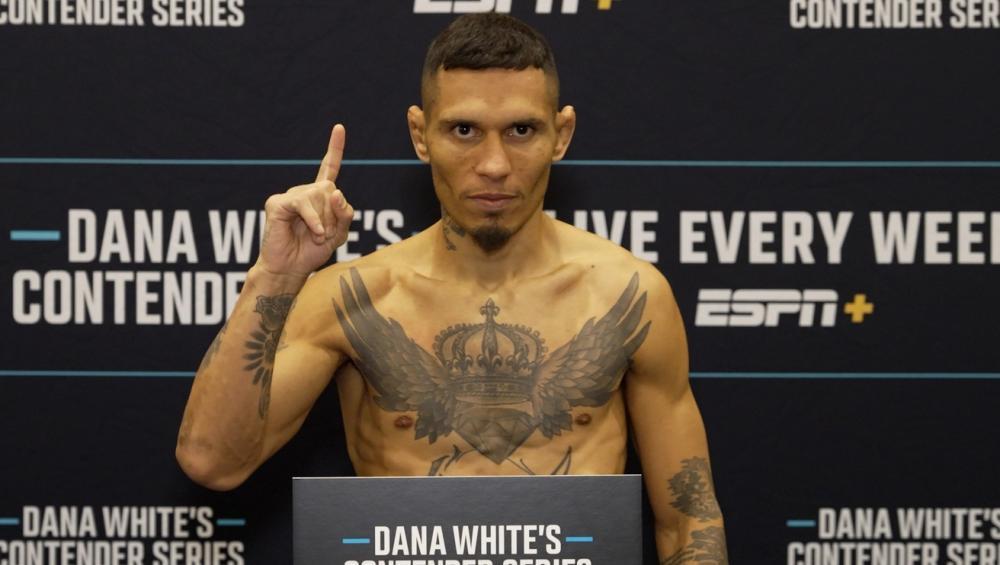 Louis Jourdain contre Magno Dias, une opposition entre boxe technique et muay thaï agressif | DWCS 84