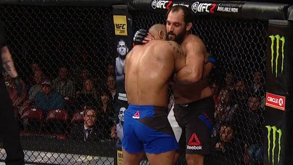 UFC Fight Night 105 - Johny Hendricks contre Hector Lombard