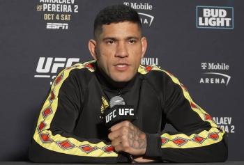 Alex Pereira l'assure : il sera un combattant totalement différent pour sa revanche contre Magomed Ankalaev | UFC 320
