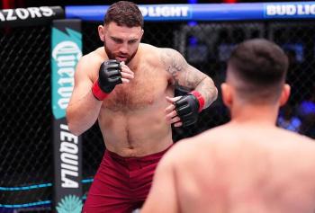 Luke Fernandez foudroie Rafael Pergentino par TKO en 15 secondes | DWCS 85