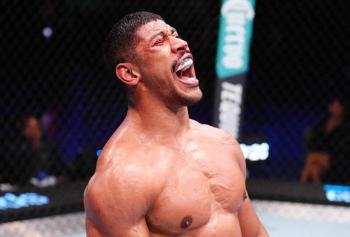 Luis Felipe Dias soumet Donavon Hedrick par étranglement au deuxième round | DWCS 85