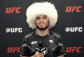Umar Nurmagomedov désire une revanche contre Merab Dvalishvili mais refuse de mettre sa carrière en attente pour l'obtenir