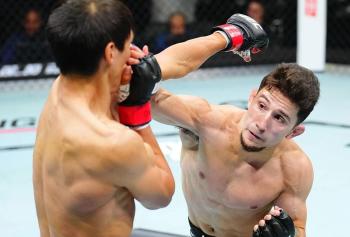 Mitch Raposo décroche sa première victoire à l'UFC en dominant Azat Maksum par décision | UFC 321