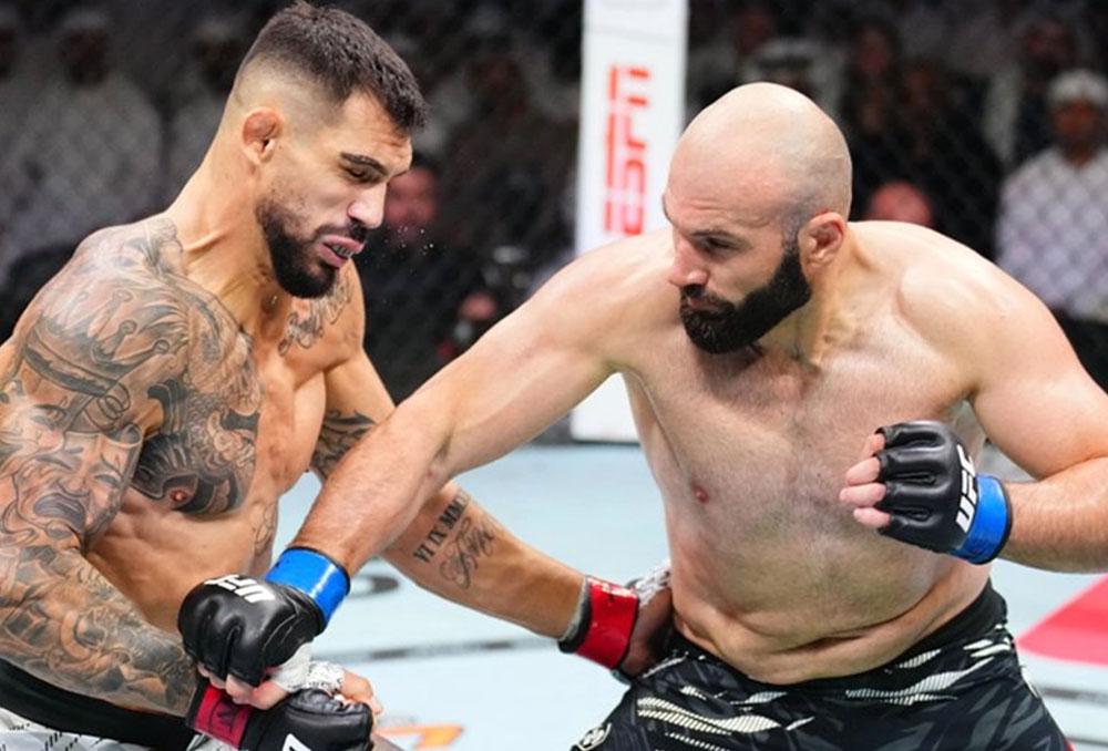 Azamat Murzakanov foudroie Aleksandar Rakic d'une droite parfaite au 1er round | UFC 321