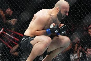 Azamat Murzakanov foudroie Aleksandar Rakic d'une droite parfaite au 1er round | UFC 321