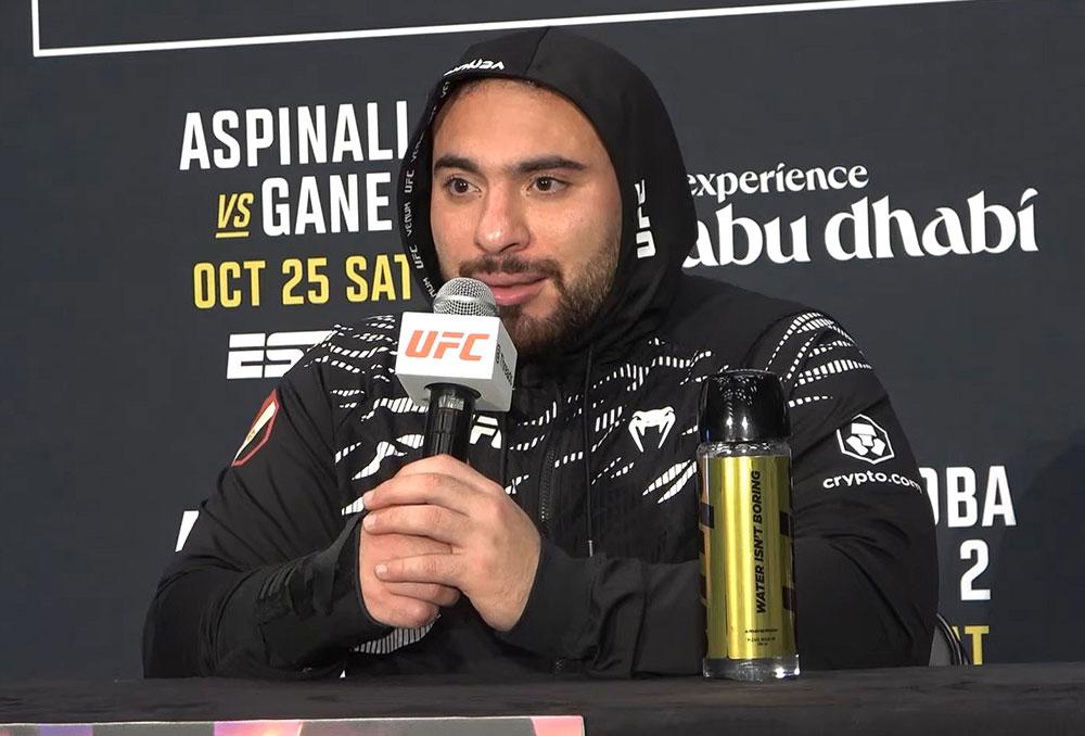 Hamdy Abdelwahab conteste l'arbitrage sur les coups interdits | UFC 321