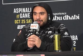 Hamdy Abdelwahab conteste l'arbitrage sur les coups interdits | UFC 321